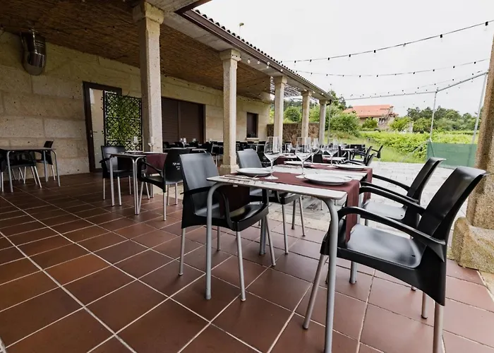 O Lar De Pereiras מלון Meaño